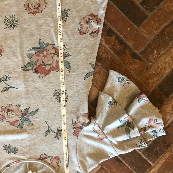 Tunic Ruffle-Sleeve Top - Picture 4 of 4